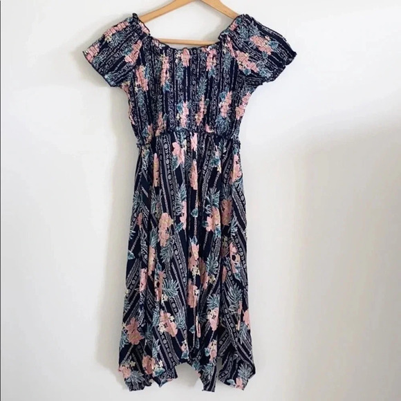 Angie Off the Shoulder black Hawaiian floral Button Down Flora Dress - Picture 6 of 7